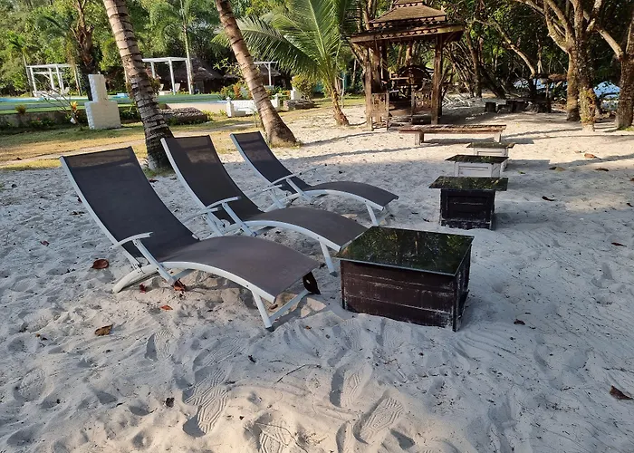 Phayam Cottage Resort